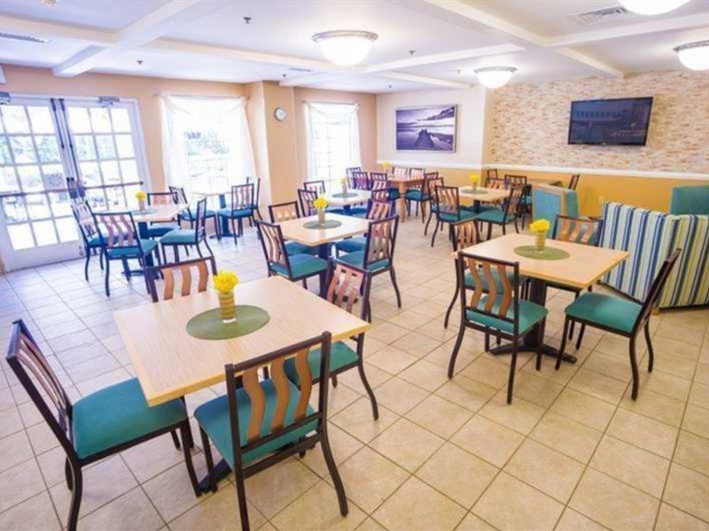 Hampton By Hilton Grand Cayman Seven Mile Beach George Town Extérieur photo