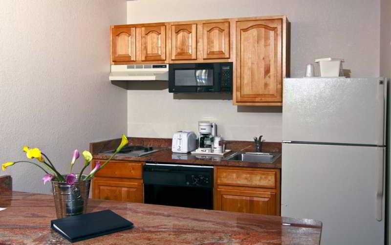 Hampton By Hilton Grand Cayman Seven Mile Beach George Town Extérieur photo