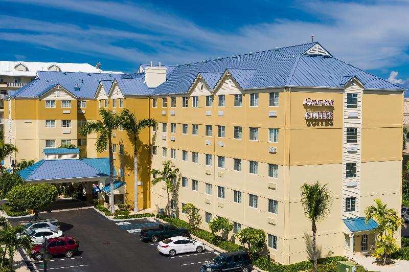 Hampton By Hilton Grand Cayman Seven Mile Beach George Town Extérieur photo